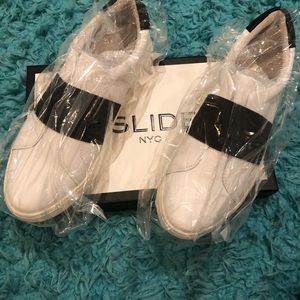 Jslides White/Black Leather Adorn